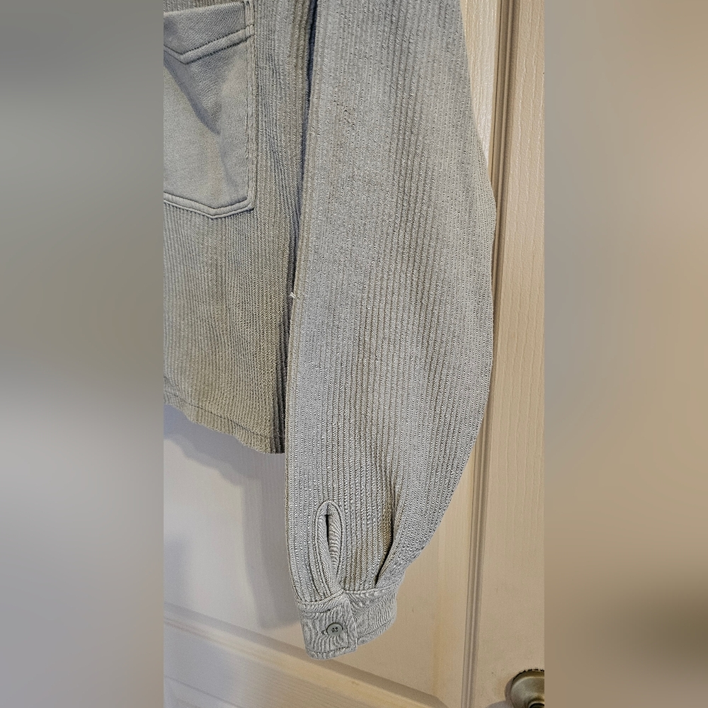 AE Cropped Half Waffle Button-Up Hoodie Small - Picture 3 of 5